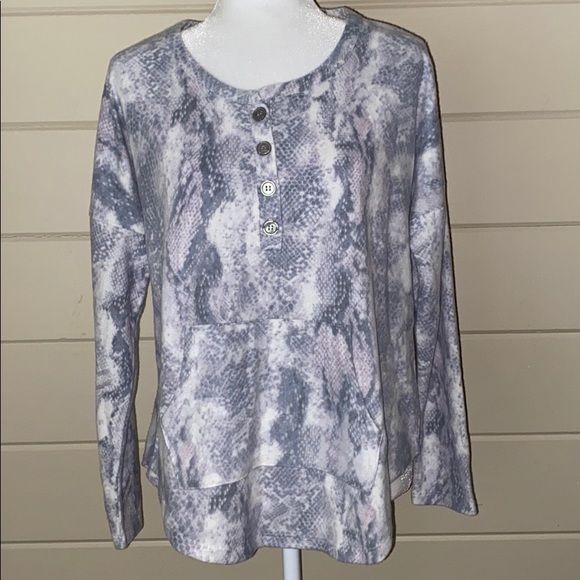 ADY P Soft Knit Snake Print Henley Size Small - Picture 5 of 7